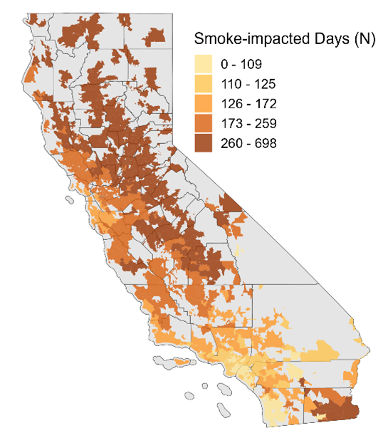 Map showing how often wildfire smoke was in the air in different areas across California from 2008 to 2016